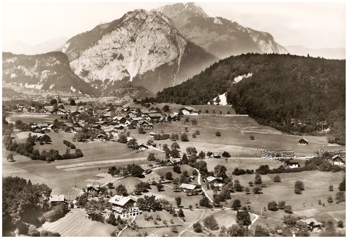 Luftaufnahme Hondrich BE (1951), Aerial Photo 1951 Hondrich Berne Switzerland