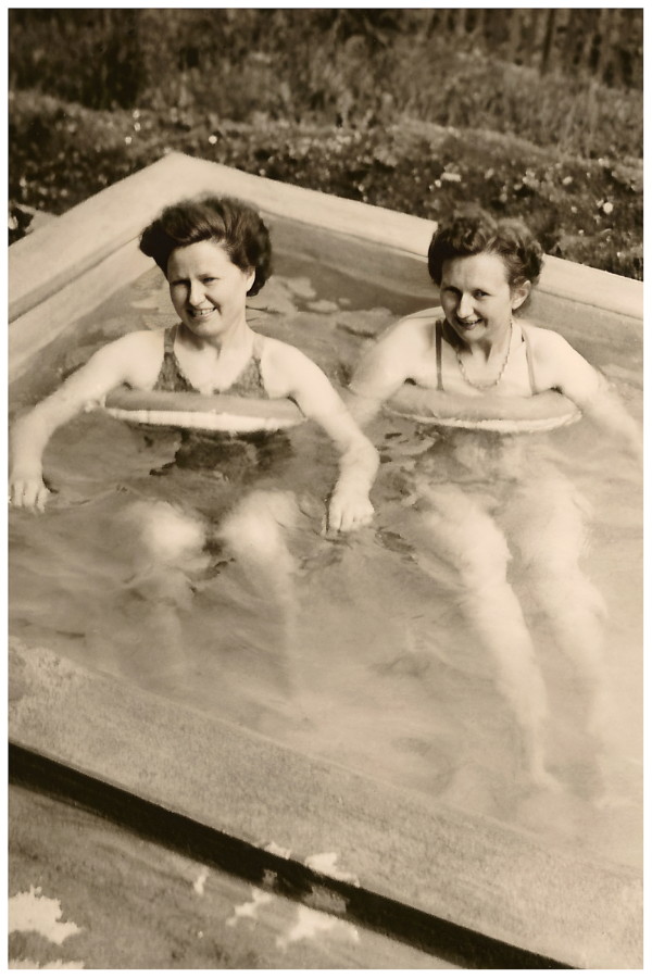 Badenixen: Pia Grimbühler-Lanz, Regina Kohler-Lanz (≈1952), Vintage Photo 1952