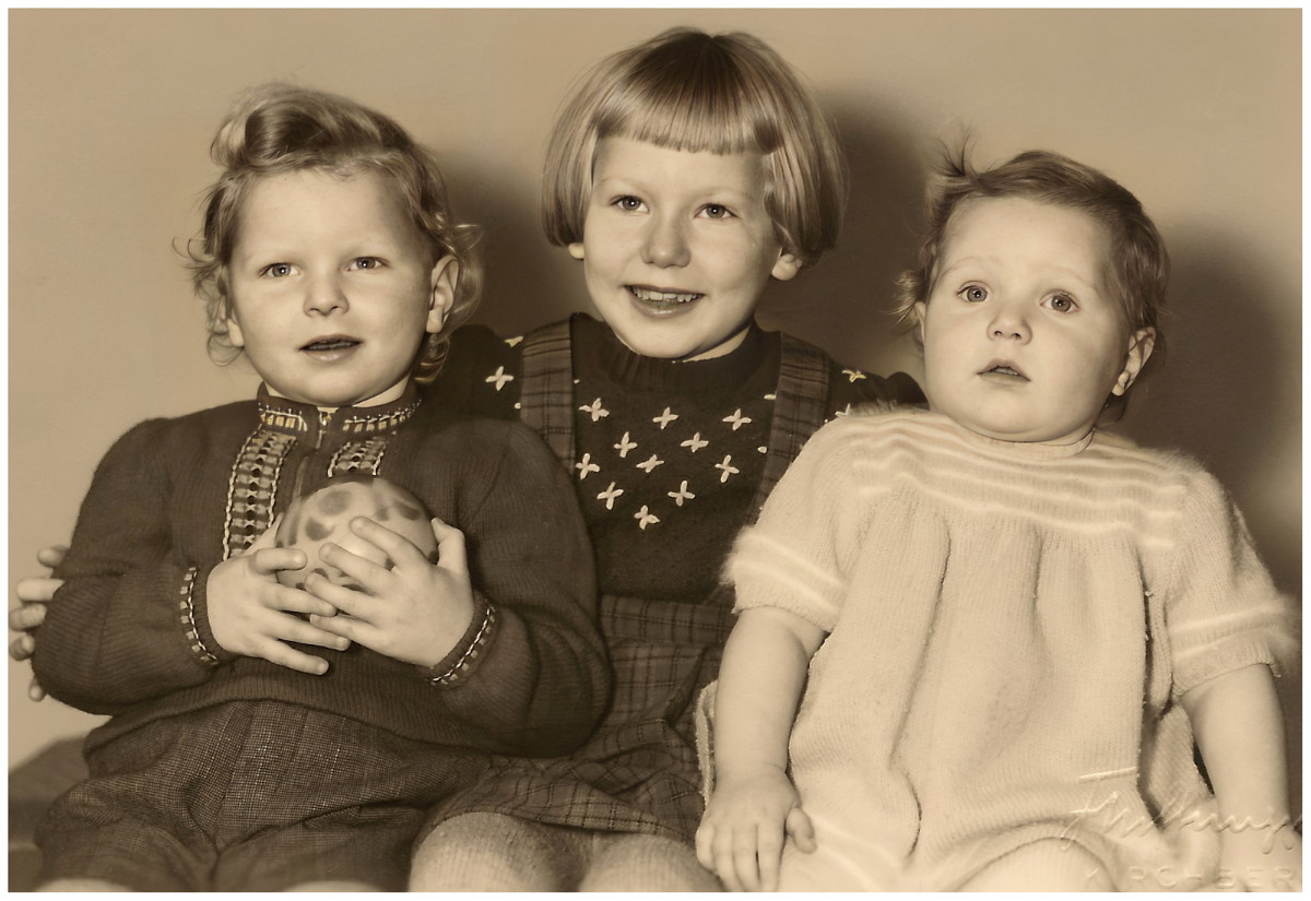 Hugo Kohler, Elisabeth Gfeller-Kohler, Marianne Sheldon-Kohler (1953), Vintage Children Photo 1953