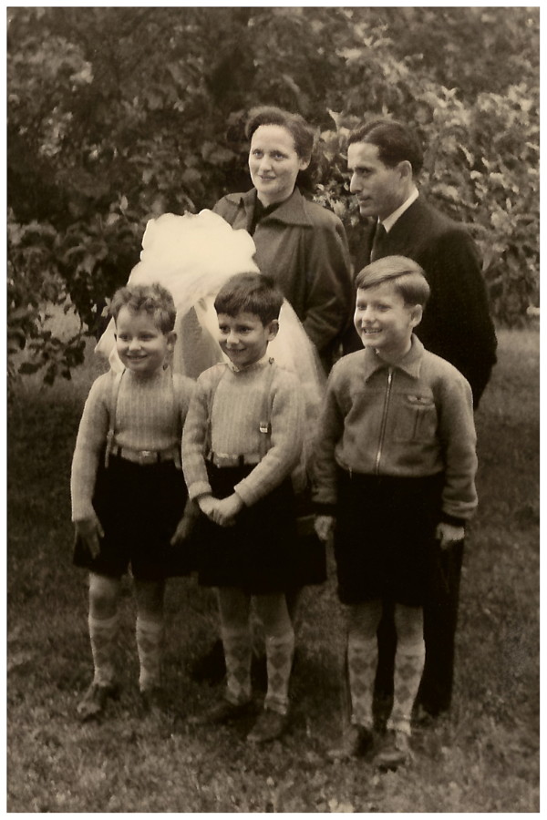 Taufe Anita Grimbühler (1953), Hanni Grimbühler-Studer, Waldemar Grimbühler-Studer, Sven Grimbühler, Kurt Grimbühler, Othmar Grimbühler-Furrer, Vintage Family Photo 1953