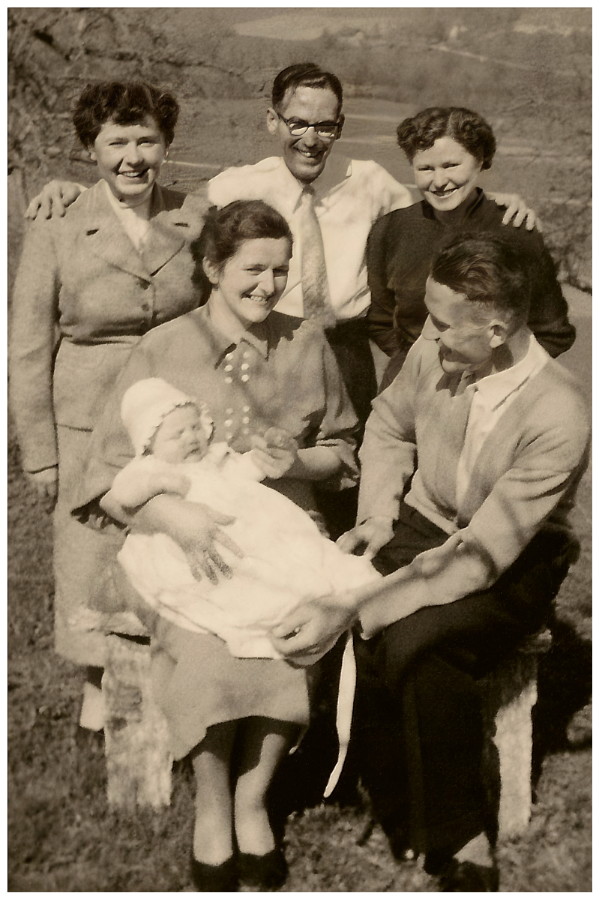 Thildy Gabi-Lanz, Werner Gabi-Lanz, Max Grimbühler-Lanz, Pia Grimbühler-Lanz (≈1953), Vintage Family Photo 1953